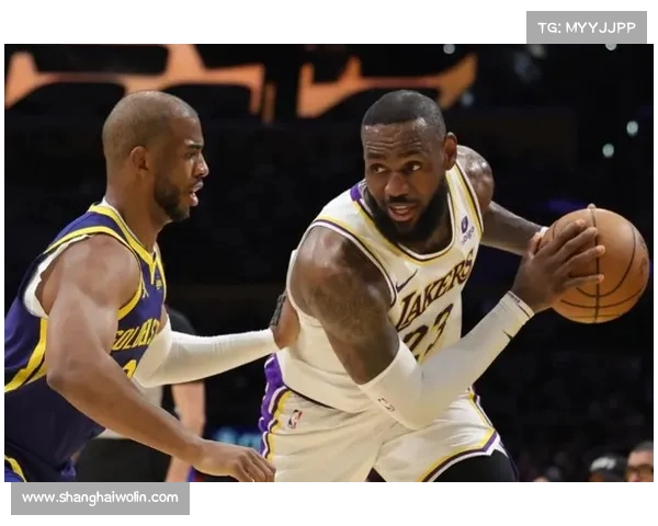 NBA焦点战:巅峰对决!勇士挑战湖人,浓眉詹姆斯联手对抗库里汤普森 NBA焦点战:巅峰对决!勇士挑战湖人,浓眉詹姆斯联手对抗库里汤普森